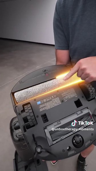 The NEWEST of Robot Vacuums - #TechReview #CoolGadgets #UnboxTherapy