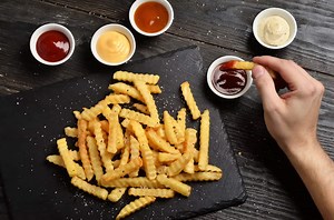 How To Fry Frozen French Fries: 4 Easy Methods - Substitute Cooking