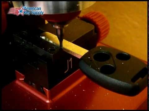 3D Pro Cutting a High Security Honda Key
