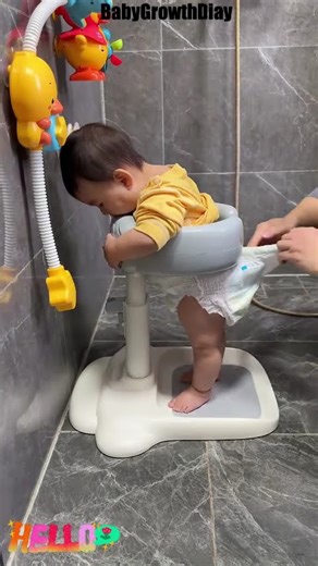 How Do I Clean My Baby’s Bottom Easily? Try the Baby Butt Washing Stand!#Shorts