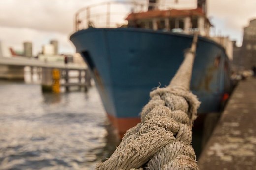 How Fast Is A Knot? Maritime & Aviation Speed Guide