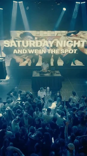 ENCORE the club on Instagram: "Saturday night and we in the spot @encore.theclub 🤘🏼 Bruno Mars a jeho Uptown Funk nesmie chýbať na žiadnej milénium párty! 🕺 @djandreas_sk už chystá vianočné songy a v sobotu to spoločne odpálime!🎄🎅🏻 #encoretheclub #encore #millenniumparty #presov #party"