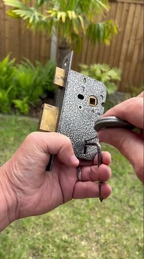 1027. Picking open an Imperial 5 lever mortice door lock with homemade tools in my garden