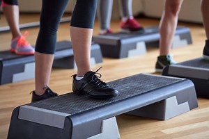 Step Aerobics For Beginners (A Complete Guide) - EMPOWER YOURWELLNESS