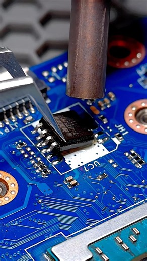 Dell Alienware 18 Keyboard Detection Fix 🧠 | Winbond Chip Replacement #dell #repair #electronics