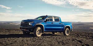 What Color Options are available for the 2022 Chevrolet Silverado 1500 ?