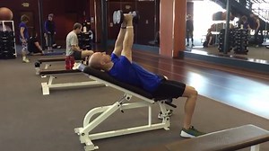Do The Incline Bench Press for a Stronger and Bigger Chest (With Form Tips and Variations)