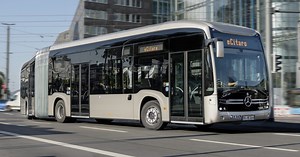 Daimler unveils electric bus with 441 kWh solid-state battery pack