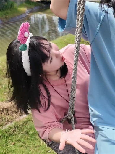 Epic Wrong Swing Reaction: The Funny Couple Moment