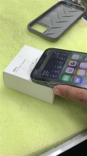 iPhone USB-C 20W Power Adapter with Warranty