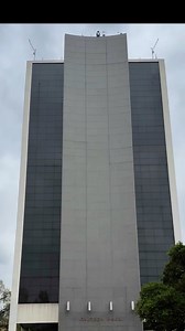 8.4K views · 117 reactions | Last week, we welcomed our newly admitted class to explore all things Caltech. From mock lectures, to lab tours, to organization fairs, but the highlight was our closing Egg Drop competition! Students were split into teams and challenged to protect an egg from a 9-story rooftop drop, check out how the competition unfolded! | Caltech | Facebook