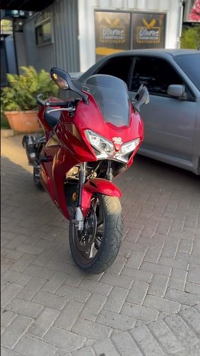 Honda VFR 800 Interceptor. Akrapovic exhaust.