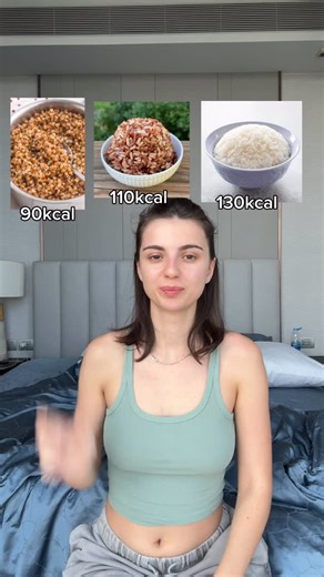 Life style X Siberian Wellness on Instagram: "กฎที่สำคัญที่สุดของการลดน้ำหนักคือ ต้องอยู่ในภาวะแคลอรีขาดดุล ✨ ภาวะแคลอรีขาดดุล คือ กินแคลอรีให้น้อยกว่าที่ร่างกายใช้ในแต่ละวัน ตัวอย่าง: • ร่างกายใช้พลังงานประมาณ 2,000 กิโลแคลอรี/วัน • คุณกินประมาณ 1,600–1,700 กิโลแคลอรี/วัน → แบบนี้จะเกิดแคลอรีขาดดุล และน้ำหนักจะค่อย ๆ ลดลง ไม่สำคัญว่ากินกี่โมง สิ่งที่สำคัญที่สุดคือปริมาณแคลอรีรวมต่อวัน เลือกอาหารแคลอรีต่ำ คุมปริมาณ และทำอย่างสม่ำเสมอ 💪 นี่คือวิธีลดไขมันที่ได้ผลจริงค่ะ 💛"