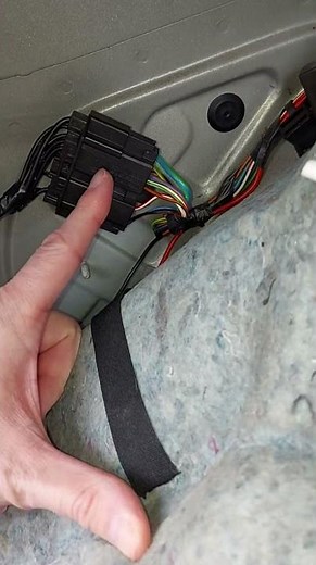 Ford Focus Mk2: Boot Opens When Braking (Easy Fix)