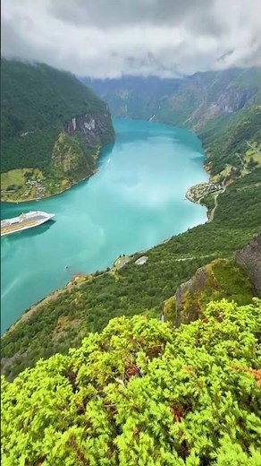 Amazing 🌿#youtubeshorts #music #calm #foryou #shorts #beautiful #aestheic #beautiful #vibe #view