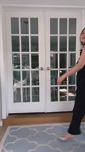 Styling Tips for Women with a Long Torso and Short Legs ✨ Focus on balancing proportions by elongating your legs and visually shortening your torso. What’s your favorite trick for creating a more balanced look? #shortlegs #longtorso #stylingtips | Petite Dressing