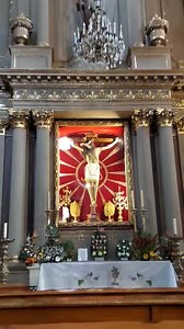 7.6K views · 1.1K reactions | “El Señor de la Sacristía” que data del siglo XVI y que se fabricó utilizando la técnica indígena a base de una estructura ligera de carrizo cubierta con pasta de caña de maíz. "Jesús de la Sacristía el compañero protector de mi vida, cuantas peticiones y gracias le he dado al piè de sú cruz. Amen,protejenos sr." | Morelia Morelia | Facebook