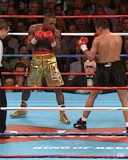 164K views · 2.3K reactions | Watch this INSANE sixth round between Oscar De La Hoya and Ike Quartey  | Top Rank Boxing | Facebook