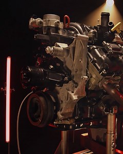 2.1K views · 100 reactions | Did you miss out on the Gen III Hemi? Stream the Season Finale of Engine Masters now on the MotorTrend App! ➡️ https://motortrend.app.link/mr8jy4lWnbb | Engine Masters | Facebook