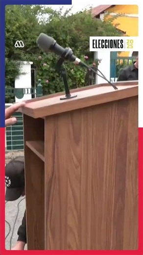 🗳️ Leveled "Chilean style": José Antonio Kast's podium in the middle of the street