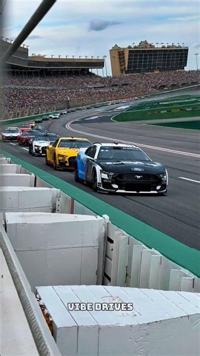 The reason why F1 pitstops are faster than Nascar 🏁 #nascar #f1 #formula1