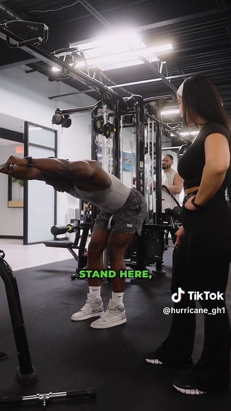 Perfecting Your Straight Arm Lat Pulldown Technique for Maximum Results