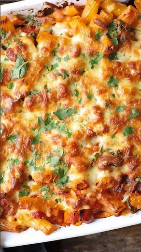 Cheesy Pasta Bake With Chicken And Bacon