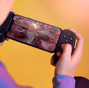 85K views · 17 reactions | The Backbone will turn your phone into a game console. Check out more trending stories on ITK: https://bit.ly/39pSMAR | In The Know | Facebook