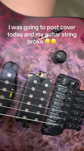 How to Handle Guitar String Breaks