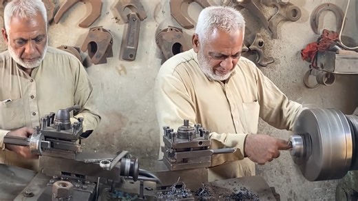 Expert Techniques for Cutting Perfect Threads on a Lathe Machine