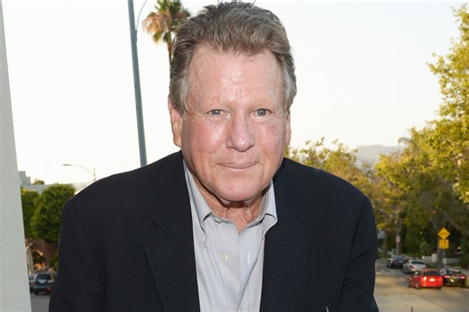 Ryan O'Neal, 'Love Story' and 'Paper Moon' star, dies at 82
