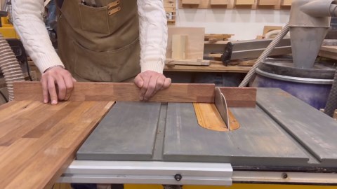 Innovative Sliding Table Saw with Expert Techniques