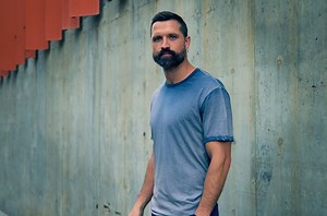 Here Are the Lyrics to Walker Hayes ‘Fancy Like’