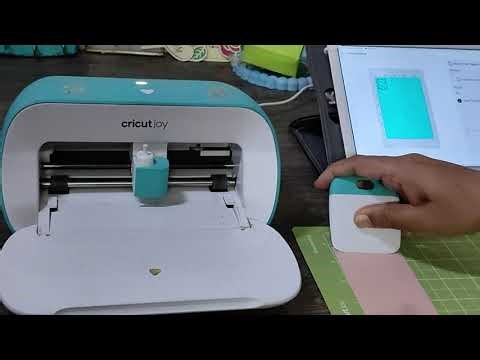 Create a Personalised acrylic keychain with vinyl on Cricut Joy