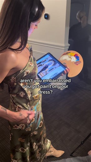Never embarrassed ✨😘 it’s one of my fav parts of the job! 🎨 comment PAINT for more information on how to book your special day with me! #entertainment #livepainting #paintdress #presleymadeit #liveart