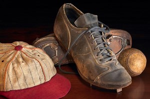 Sports Memorabilia Price Guides and Manuals | LoveToKnow