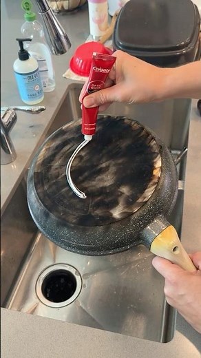 This Simple Kitchen Hack Cleans Burnt Pans FAST!