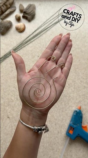 Nature Turns Into Art 🌿🐌 Driftwood DIY