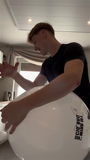 Are There Any Germans Who Love Balloons?