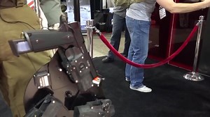 5.6K views · 137 reactions | [#SHOTShow] Attention, grosse innovation SureFire, LLC ! Louis vous présente en exclusivité du SHOTShow, l'holster universel MASTERFIRE ! Date de dispo et tarif à venir dans les prochaines semaines | Terräng - MP-Sec France | Facebook