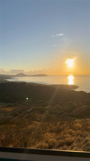 Climbing Hawaii’s Diamond Head State Monument🔥🌋 | Oahu, Hawaii 🇺🇸 #shorts