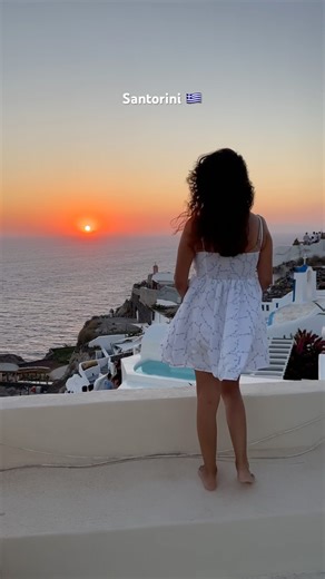 Sunset in Santorini Greece 🇬🇷