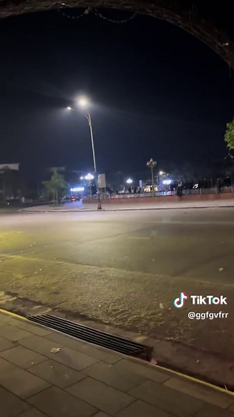 Cơn Mưa Thủy Tinh: Khám Phá Món Ăn Vĩnh Long