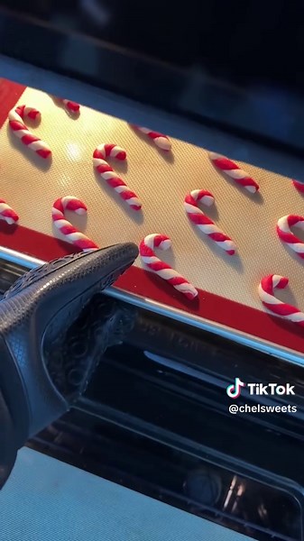 Candy Cane Cookies Recipe: Festive Treats for the Holidays