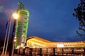 21K views · 1K reactions | Hayward Field put on a little light show last night and TrackTown USA captured the magic. | University of Oregon | Facebook