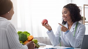 Nutritionist Vs. Dietitian: What Are They and Which is Best For You? | BarBend
