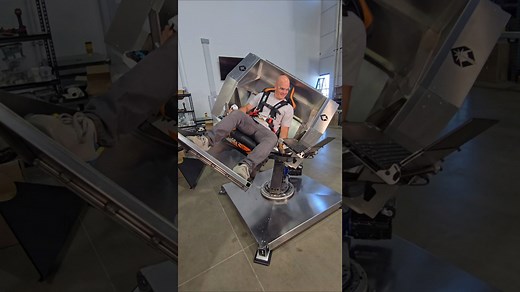 Building my own DIY flight simulator - What could go wrong?