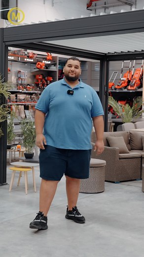 𝐓𝐫𝐚𝐧𝐬𝐟𝐨𝐫𝐦𝐞𝐳 𝐯𝐨𝐭𝐫𝐞 𝐞𝐬𝐩𝐚𝐜𝐞 𝐚𝐯𝐞𝐜 𝐏𝐞𝐫𝐠𝐨𝐥𝐚 𝐓𝐨𝐧𝐧𝐞𝐥𝐥𝐞 𝐁𝐢𝐨𝐜𝐥𝐢𝐦𝐚𝐭𝐢𝐪𝐮𝐞 🍃 Voulez-vous profiter de votre jardin ou terasse en toute circonstance ? Pergola régule la température, en gardant la luminosité extérieure, et filtre aussi les rayons solaires à la belle saison ou devient un abri les jours de pluie. *Disponible en Tonnelle Bioclimatique Fusain et Charme - Électrique. Lot de rideaux et moustiquaires vendu séparément. Venez nous rendre une visite d