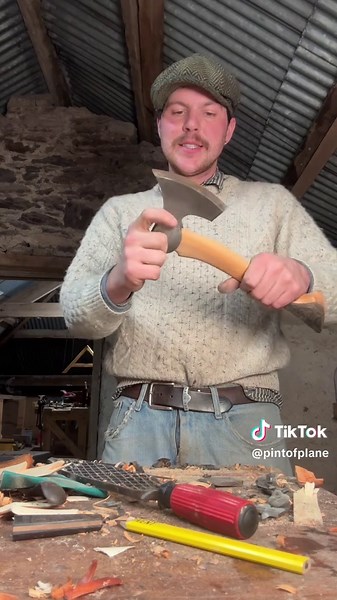 Carving a Yew Axe Handle #woodwork #handtools #axecraft #yew #carving | Carving Wood