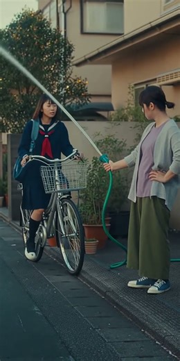 Riding Her Bike… and Getting a Hose Pipe!? | 自転車で走ってホースを手に入れた！？ #BikeAdventure #FunnyMoments